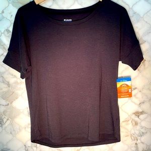 NWT, Columbia short sleeve, wide neck, Omni-shade tee. Tapered bottom. 
Size S